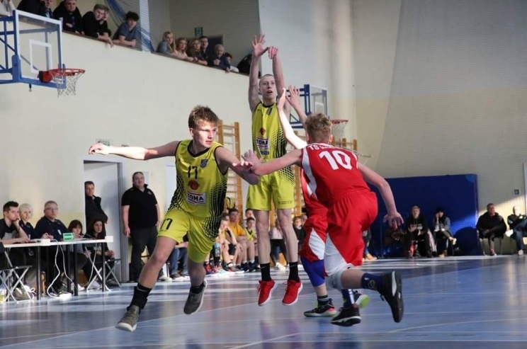 Sukcesy koszykarzy wielickiego Regis