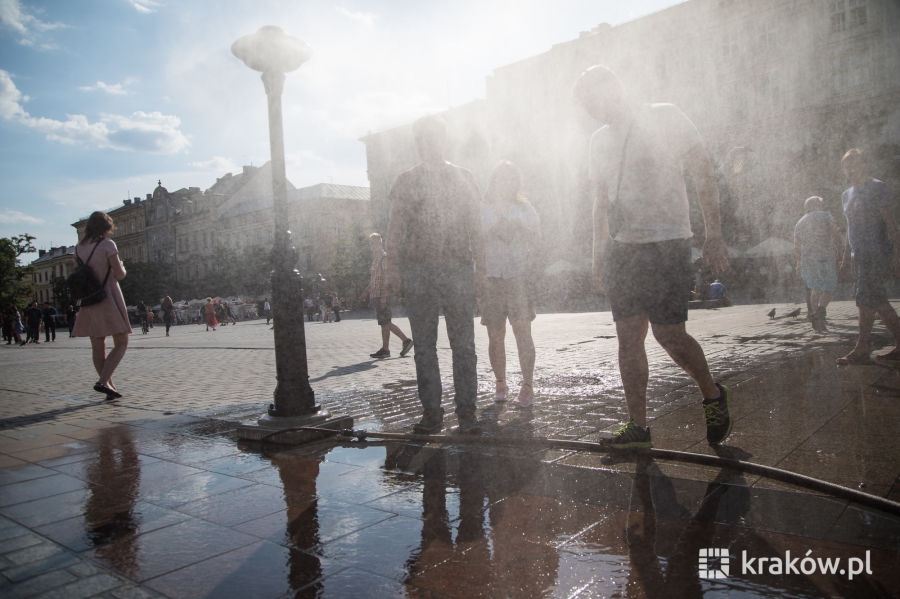 Uff, jak gorąco! Kurtyny wodne pomogą przetrwać upały