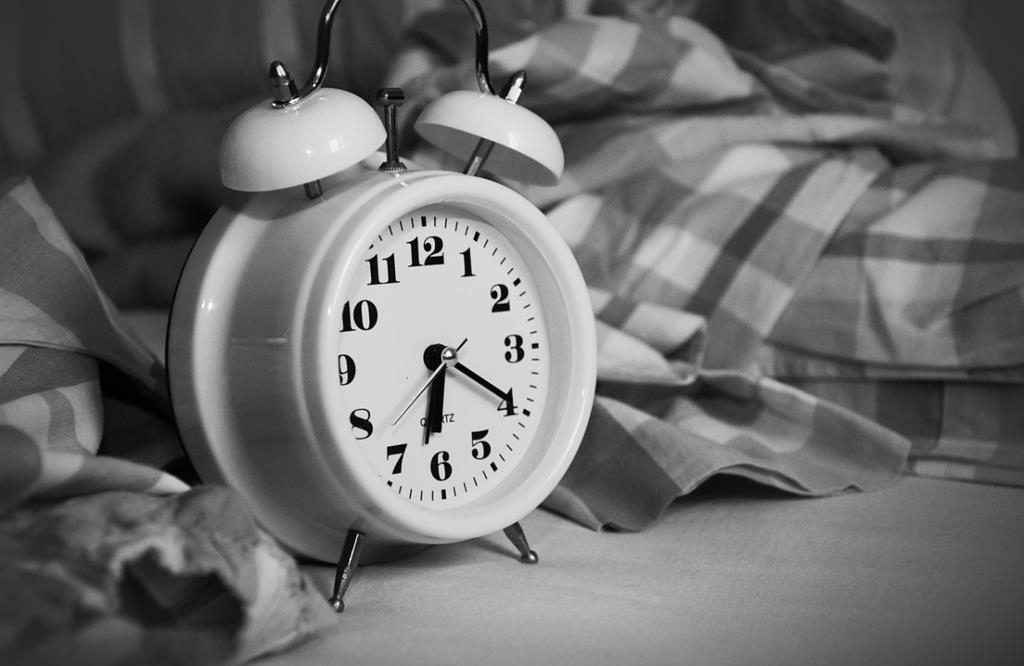 Psychiatra: Zmiana czasu zawsze przynosi straty zdrowotne