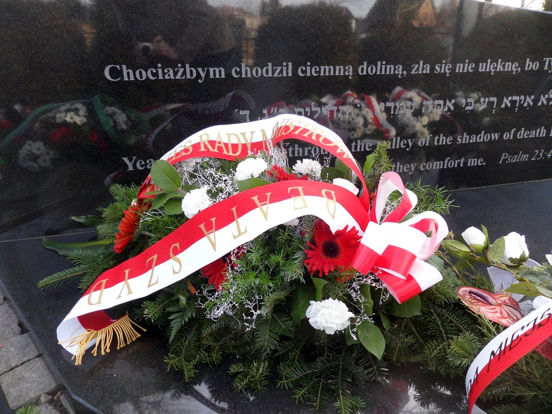 W Brzeszczach upamiętniono ofiary Marszu Śmierci