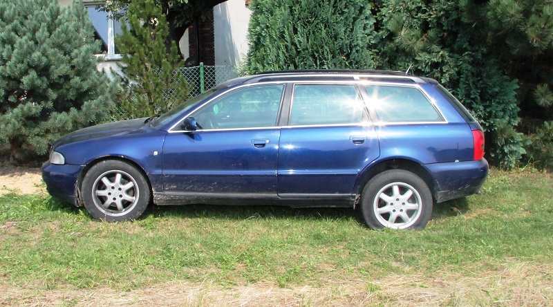 Przeciszów: pijany kierowca chciał przejechać policjantów. Odpowiedzieli bronią