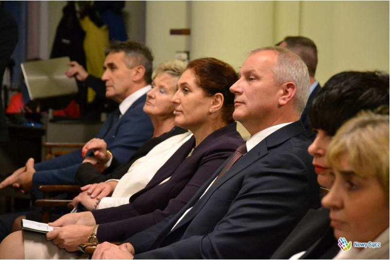 Mularczyk przewodnicząca rady. PiS w koalicji z Wybieram Nowy Sącz.