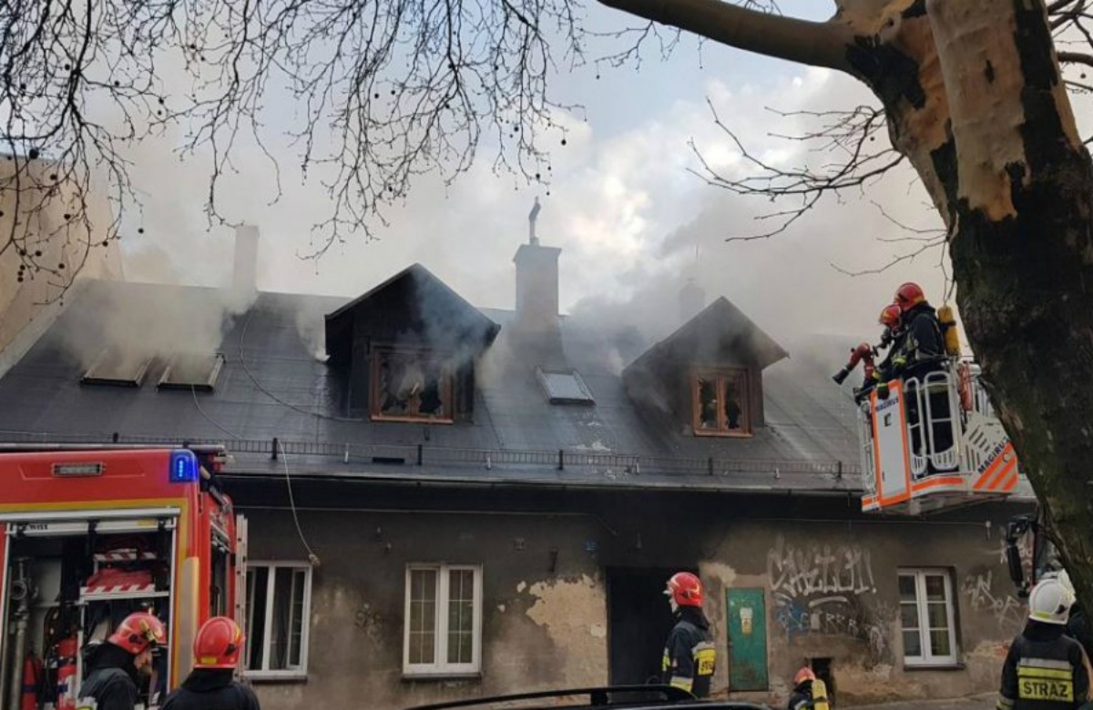 Bielsko-Biała. Kamienica w płomieniach. Mieszkańcy: Groził, że doprowadzi do wybuchu