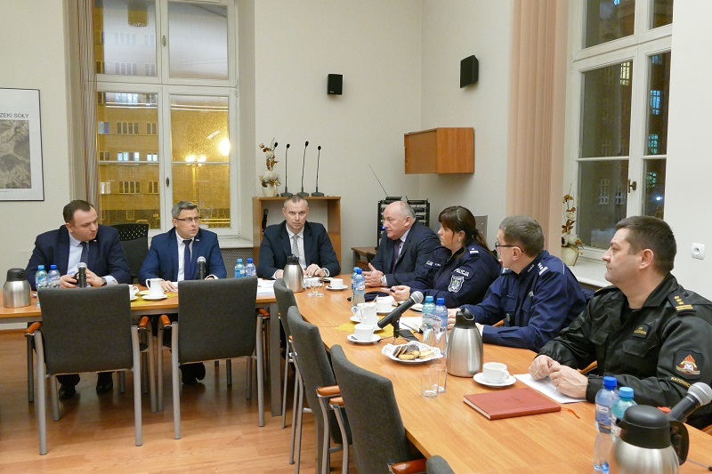 Żywiecczyzna zasypana. Służby w pogotowiu