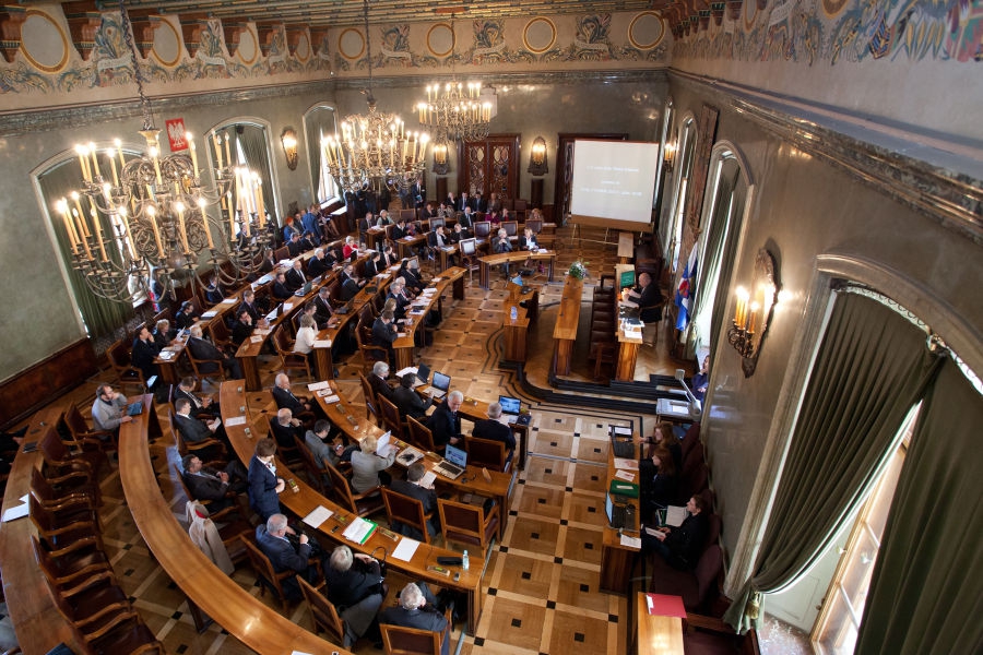 Prezydent z absolutorium