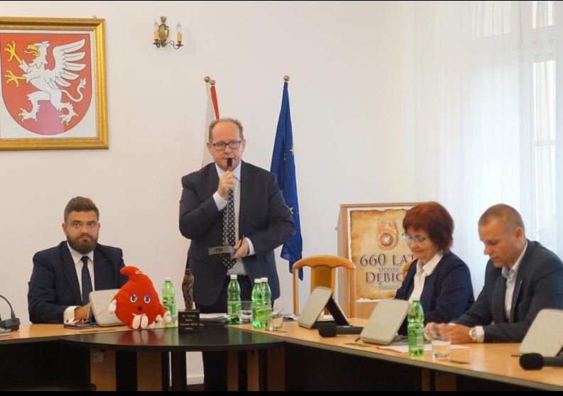 Dębica: Burmistrz Szewczyk z absolutorium
