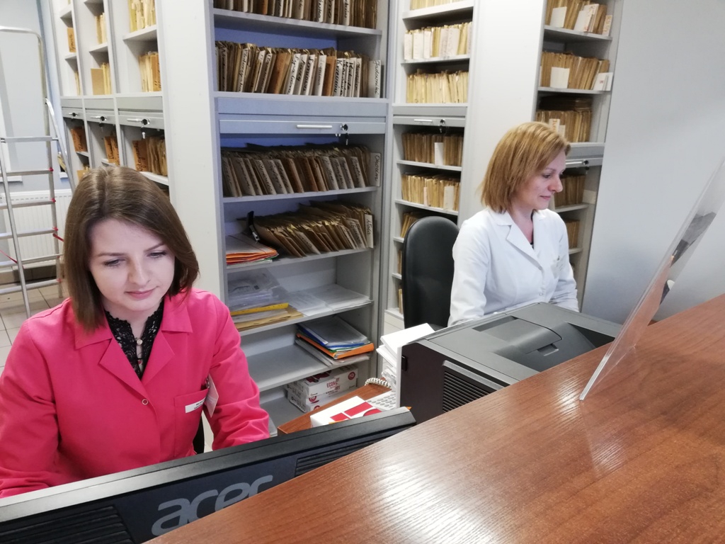 Odnowiona rejestracja na parterze budynku szpitala