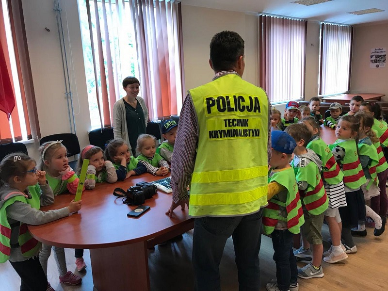 Myślenickie przedszkolaki w komisariacie