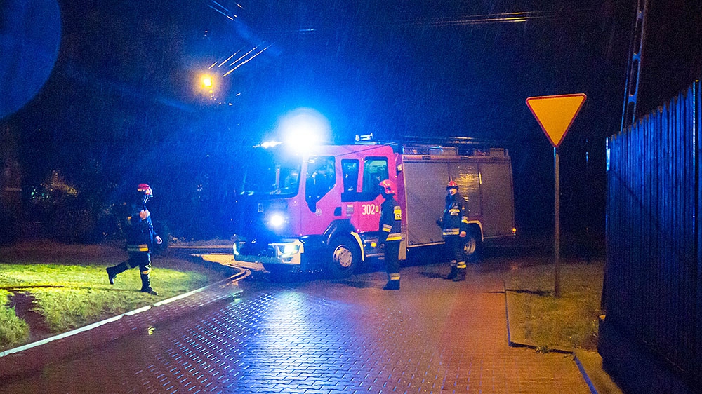 Bilans nawałnic. Zerwane dachy, uszkodzone budynki, tysiące domów bez prądu