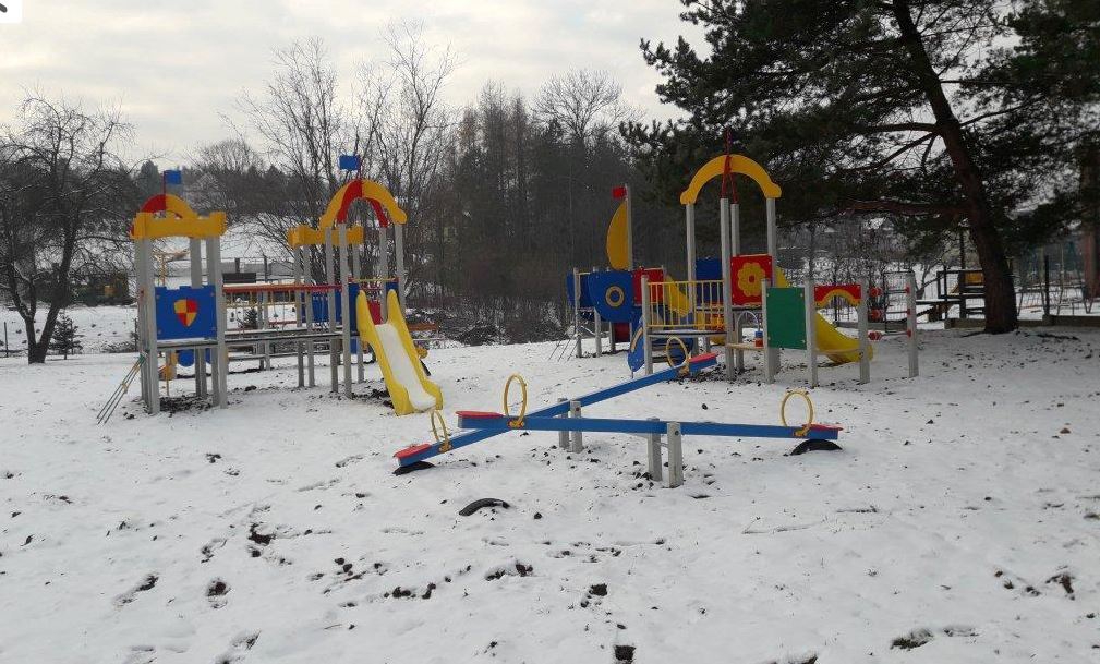 Łoniowa z nowym placem zabaw