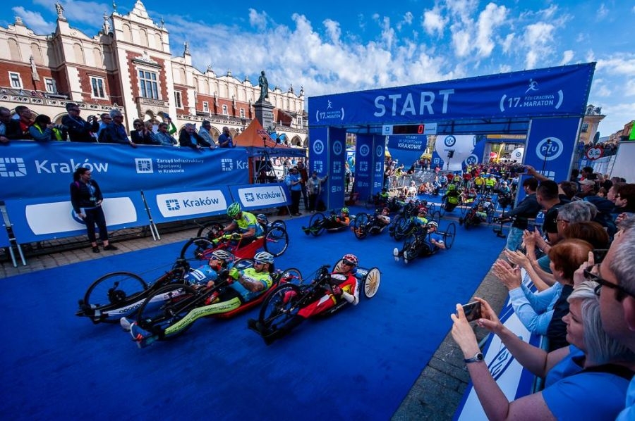 PZU Cracovia Maraton: zawodnicy na wózkach