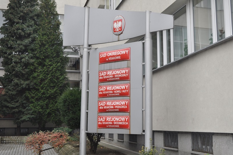 Kraków: grozili odcięciem rąk. Sąd umorzył postępowanie