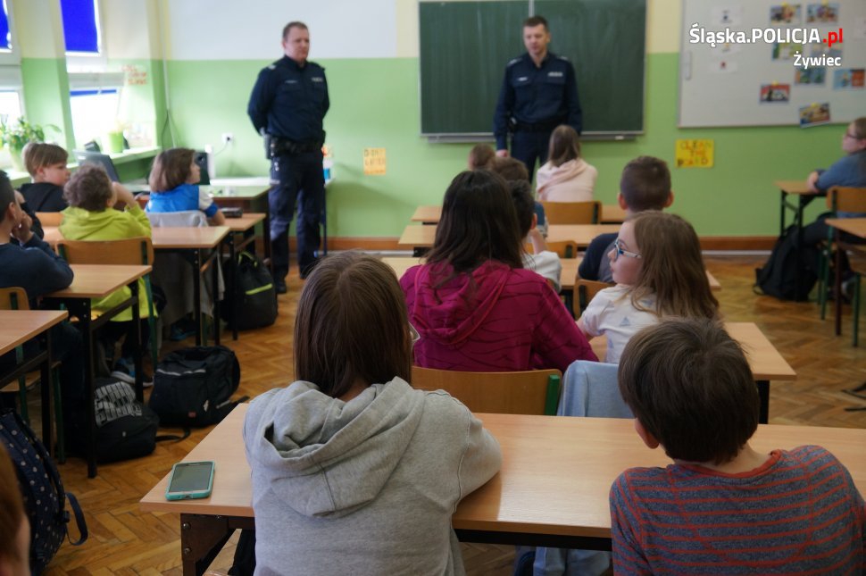 Żywiec. O właściwych wyborach - spotkania młodzieży z policją