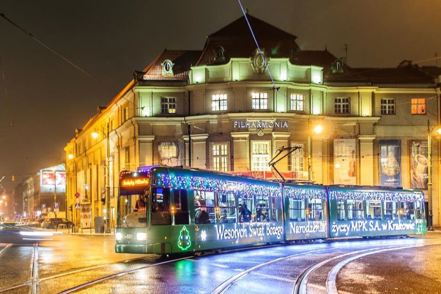 Kolędowanie w świątecznym tramwaju MPK
