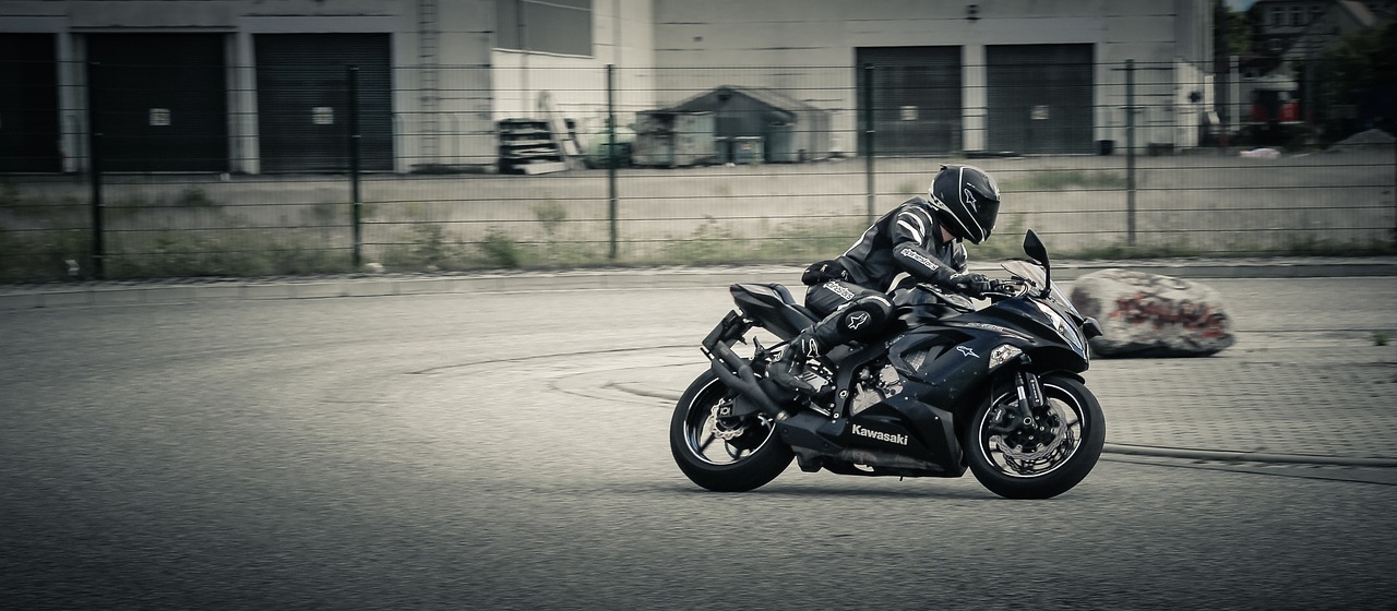 Alwernia: zderzenie motocyklisty z samochodem dostawczym