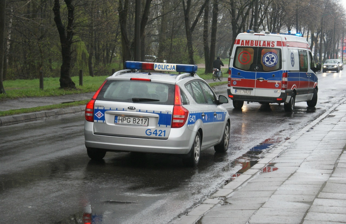 Wadowice: Zderzenie dwóch samochodów w Brodach. Poszkodowana kobieta w ciąży