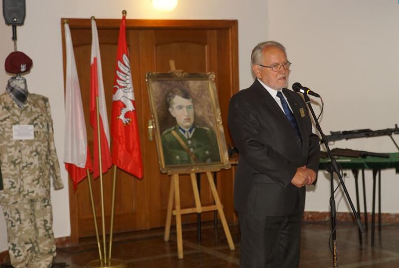 Dębica: Wernisaż wystawy poświęconej mjr Ludwikowi Marszałkowi w Latoszynie