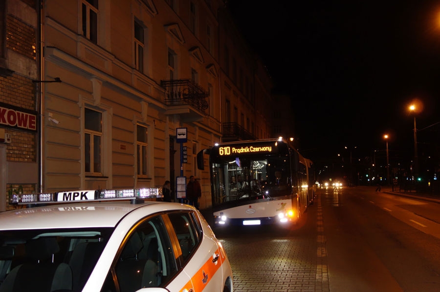 Zmiany na ul. Pawiej, korekty tras nocnych linii autobusowych