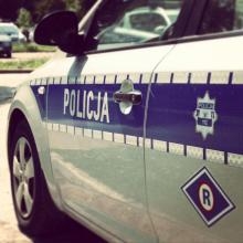 Sierockie: Policjanci zatrzymali nietrzeźwego kierowcę. Uciekając z miejsca z miejsca wypadku zderzył się z radiowozem.