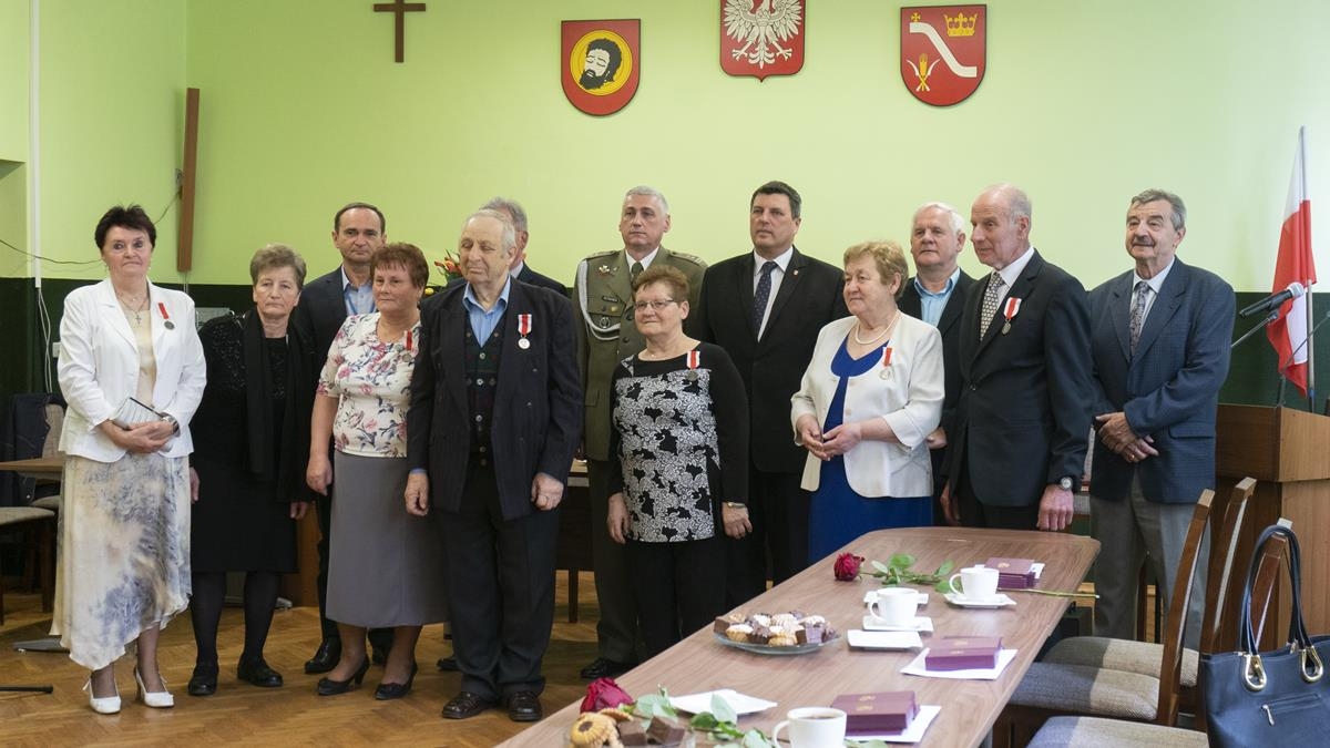 Rodzice najlepszych żołnierzy otrzymali medale „Za zasługi obronności dla kraju”