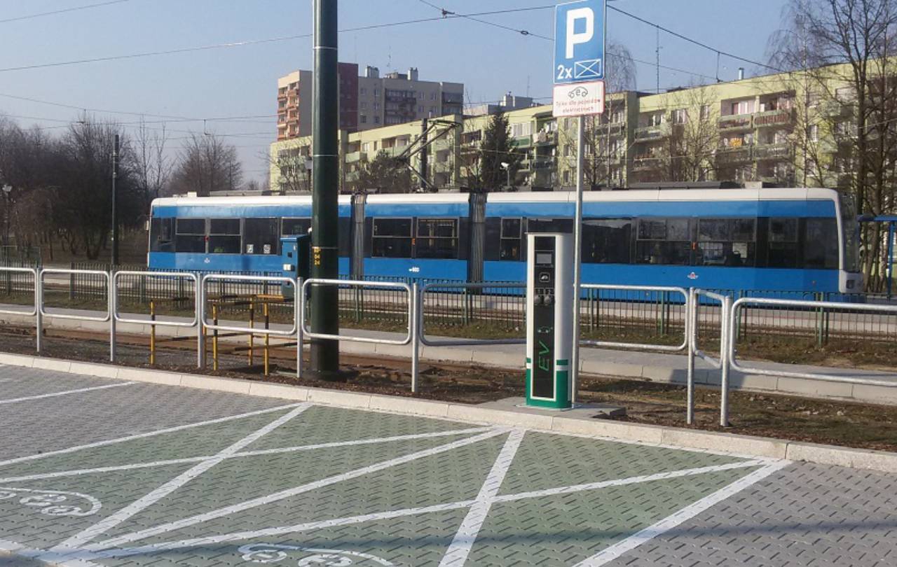 Kraków: motorniczy odnalazł zaginionego 84-latka