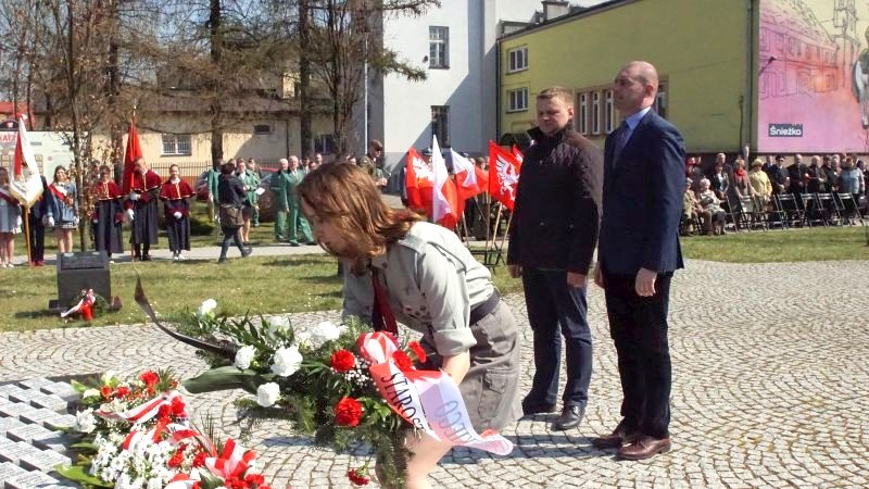Dębickie obchody rocznicy zbrodni katyńskiej i tragedii smoleńskiej
